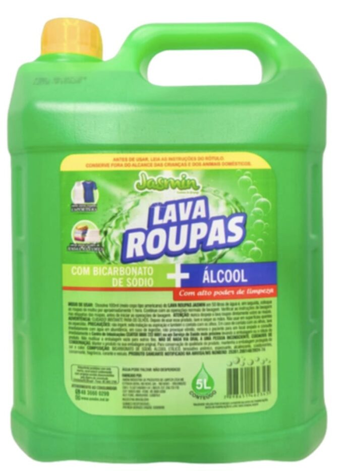 Lava roupas com álcool